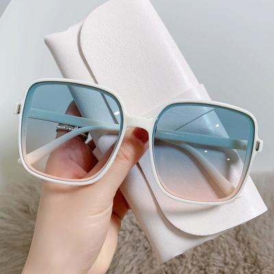 China Fashion Sunglasses Beach accessories for vacation summer outdoor products 2022 fashion Gradient designer square sunglasses for sale