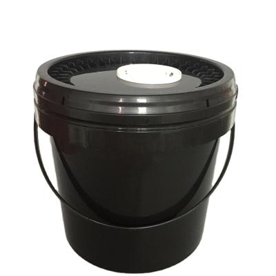 China Eco-friendly promotional vend black barrel mold with lid/valve/spout custom ink bucket 5kg vend for sale