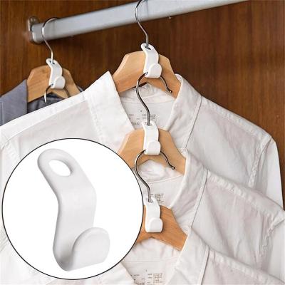 China 50pcs/set Mini Clothes Hanger Connector Hooks Sustainable Storage Rack Clothes Hanger Connecting Hook Space Saving Linked Hook for sale