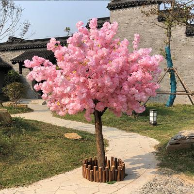 China Beautiful Cherry Blossom Tree Lifelike Sakura Tree Plant Garden Decor Artificial Tree Home Decor Colorful Artificial Chinese Outdoor Plastic Sakura Flower for sale