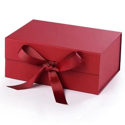 China Logo Box Sturdy Recyclable Customized Gift Box With Lid For Presents With Ribbon And Magnetic Closure for sale