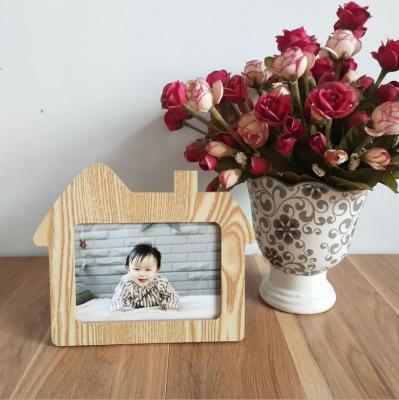 China Fashionable Hot Sale Custom Wooden Baby Photo Frame For New Baby Gift for sale