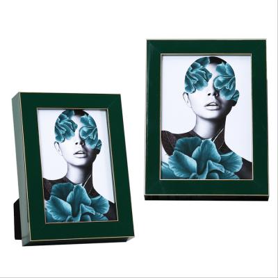 China BRIEF High Quality Custom Wood Picture Frame Green 5x7 Finish Picture Table Tops Love Family And Office Decor Wholesale for sale