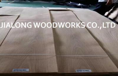 China Plain Cut/Crown Cut  Natural White Oak Veneer Sheet Light Color For Plywood for sale