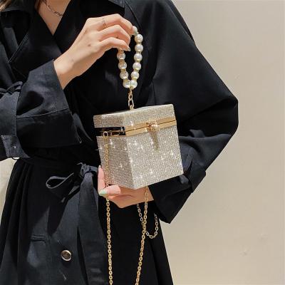 China Women Bag Daily Used Handbags Design Women To Grab Small Diamonds Velvet Evening Clutch Bags Gold Party Wedding Handbags Pinch For Female for sale