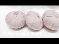 soft warm touching 100% merino yarn 4 ply 8s for knitting and crochet used in DIY sweater scarf toy