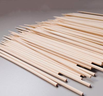 China Wholesale Natural Bamboo Custom Size BBQ Kebab Skewer Easily Cleaned Bamboo Skewer For Outdoor Grilling for sale