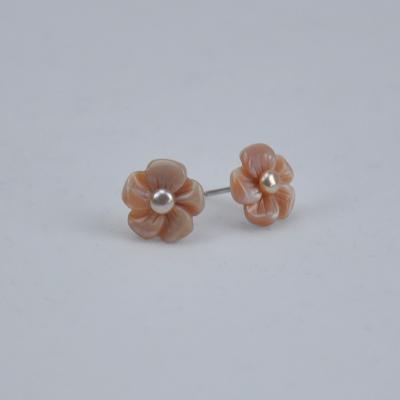 China Cute Flower Earring Freshwater Shell Pearl Ear Stud for sale