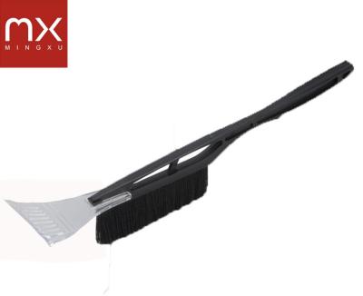 China Super Deluxe Snow Plowing Snow Brush And Ice Scraper for sale