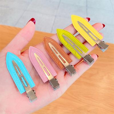 China 2021 Daily Use Seamless Hairpin Makeup Strokes New Cut Single Side Hairpin Headdress Women Makeup Hair Clip for sale