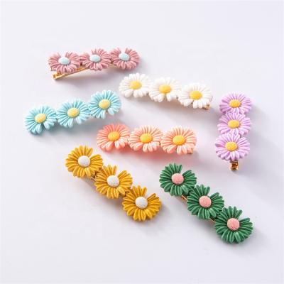 China New Fashion Hair Decoration YIYI Spring Fashion Flower Hair Clips For Girls Colorful Lovely Little Daisy Floral Hair Clips For Kids for sale