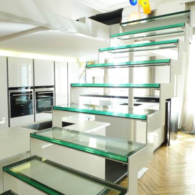 China Contemporary Zig Zag Double Beam Steel Staircase Straight Glass Stairs for sale