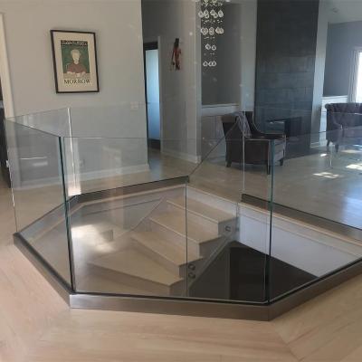 China Contemporary Aluminum Deck Glass Balustrade Design System Balcony U Channel Glass Fencing Tempered Glass for sale