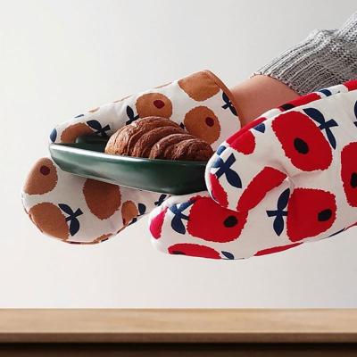 China Minimalist 100% Cotton Silicone Printing Kitchen Oven Mitt And Pot Holder for sale