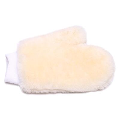 China Car Cleaning Customized Genuine Sheepskin Car Wash Glove For Car Cleaning for sale