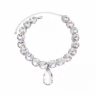 China High Personality Exaggerated Diamond Clavicle Chain Necklace Luxury Crystal Flashing Light Sense Necklace for sale