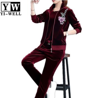 China Breathable Maroon Velvet OEM Woman Sport Cheap Tracksuit for sale