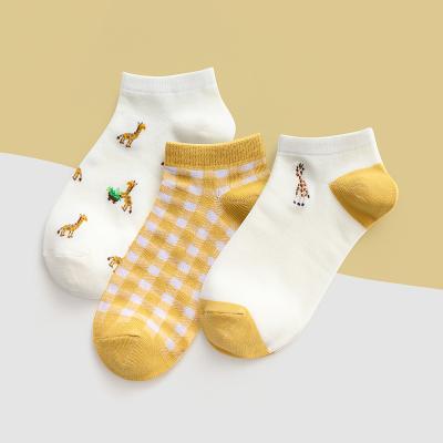 China Caramella women ladies anti-slip giraffe animal patterned no show ankle cotton thongs low briefs socks 3pairs for sale