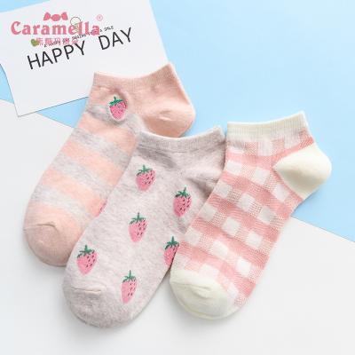 China Caramella Women Anti-slip Ladies Strawberry Fruit Patterned No Show Ankle Cotton Socks Embroidered Short Socks 3pairs for sale