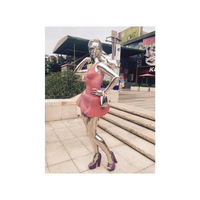 China Fashion stainless steel female sculpture in durable modern life size lady statue for shopping mall or street decoration for sale