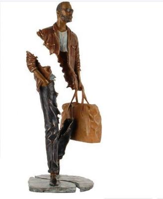 China Durable Modern Life Size Traveler Statue With A Bag Bruno Bronze Sculpture For Indoor Or Outdoor Decor for sale