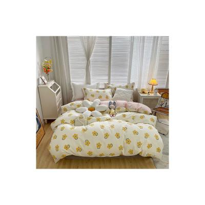 China Disposable Hot Selling Designer Bedding Set And Comforter Milk Down Four Sets Thick Bed Sheet for sale