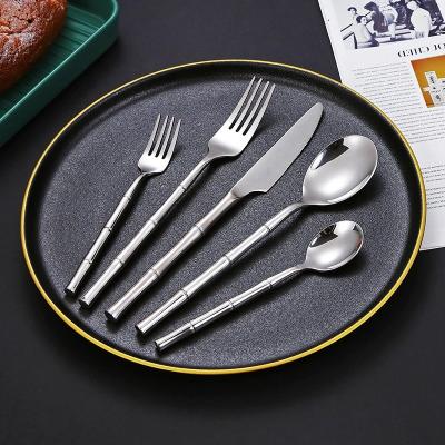 China Sustainable Hot Selling Western Bamboo Handle Cutlery Set Modern Stainless Steel Silverware Hotel Spoon Fork Knife Set Silver Flatware for sale