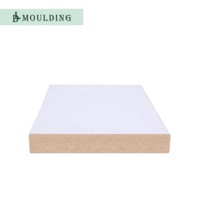 China Modern White Primed Finger Jointed Wood/MDF Baseboard for sale