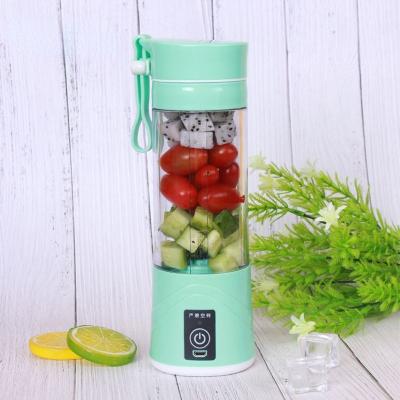 China Portable Multifunctional Juicing Juicer Mini Household Electric Juicing Cup Small Rechargeable Juicer Cup for sale