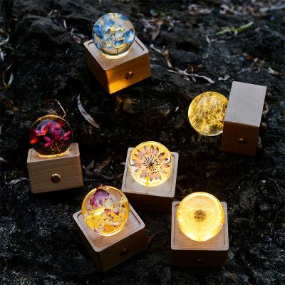 China Beech Wood+Glass+Resin+Real Happy Night Light Guangdong Shenzhen Real Fresh Flower LED Christmas Gift 2021 For Holiday Xmas Home Decoration for sale