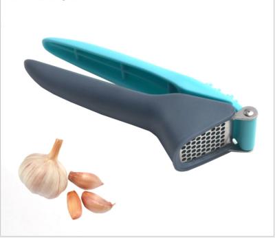 China Viable Manual Garlic Press Ginger Chopper Garlic Press Kitchen Accessories Garlic Crusher for sale