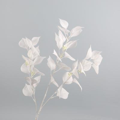 China Wedding Party Fake Leaves Mock Plants White Flowers Artificial Eucalyptus Branches For Wedding Party Table Home Flower Arrangement for sale