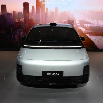 China 2023 MAX MPV Li Mega Auto EVC Auto met 400 kW totale motorkracht en 700 km CLTC bereik Te koop