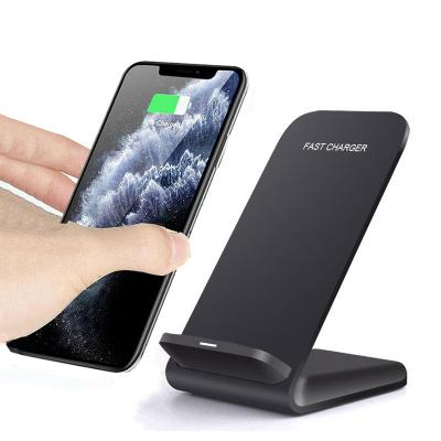 China Mobile Phone Tablet MP3 GPS 30W Qi Wireless Charger Stand For iPhone 13 12 11 pro X XS XR 8 Samsung S21 S20 S10 Max Fast Charging Dock Station Phone Stand for sale