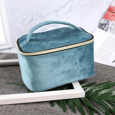 China 2021 Fashion Travel Cosmetic Bag Wholesale Portable Velvet Case Train Bag Makeup Travel Cosmetic Bag Large Capacity for sale