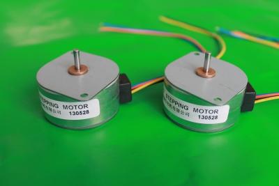 China NEMA 17 PM stepper motoren 4 fasewinding 7.5°, 12v stepper motor Te koop