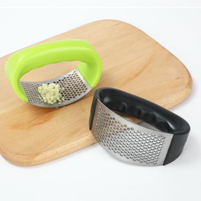 China 2021 Kitchen Sustainable Portable Eco Friendly Garlic Crusher Metal Ginger Stainless Steel Garlic Press Stainless Steel Amazon Slicer Grinding Slicer for sale