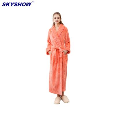 China Factory Price Autumn&Winter Bathrobe QUICK DRY 100% Polyester Coral Fleece Fabric Hooded Bathrobe for sale