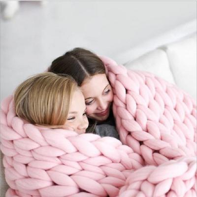 China Anti-pilling Merino Luxury Wool Yarn Hand Knit Chunky Big Knit Blanket Wholesale Superb Many Sizes for sale