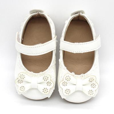 China Fashion\Newest Design Comfortable Cute Bow Baby Shoes Stylish Genuine Leather Soft White Baby Shoes With Buckle Strap for sale