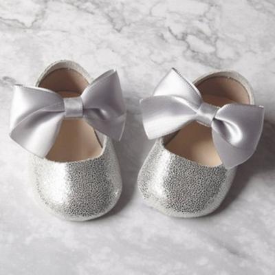 China Flat Silver Soft Unique Baby Shoes For Girls 0-9M Leather Baby Shoes Bridesmaid Shoes Gift For Newborn Babies for sale