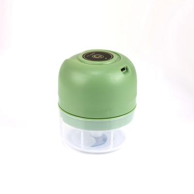 China Portable Mini Multifunction Kitchen Tools Usb Mini Food Chopper 100ml Outdoor Filling Chopper for sale