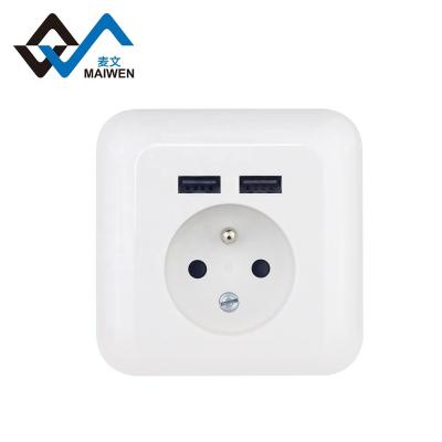 China Euro Wall Socket 250v Standard Security Residential / General Purpose Dual USB French Wall Socket With USB Port for sale