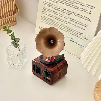 China Retro Europe Phonograph Shape Music Box Bedroom Decoration Music Box Girl Friend Birthday Graduation Gift for sale