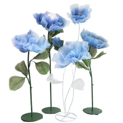 China Luxury Silk Flower Stand 3 Heads Walkway Silk Stand For Garden Wedding Event Stage Decoration Window Display for sale