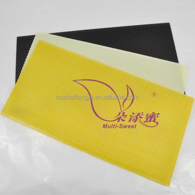 China Fixed in Bee Box Hive Frame Popular Selling Sheet Plastic Honeycomb Base for Beekeeper for sale