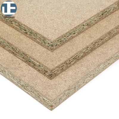 China TOPOCEAN P1 CARB Industrial 18mm Laminated Particleboard Flakeboards Chipboard 4*8ft 1220*2440mm for sale