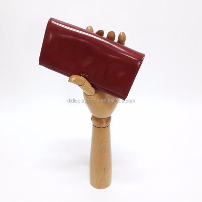 China DL1261 Inflatable Wooden Mannequin Display Female Hand Wooden Hand Model In Beech For Handbag for sale