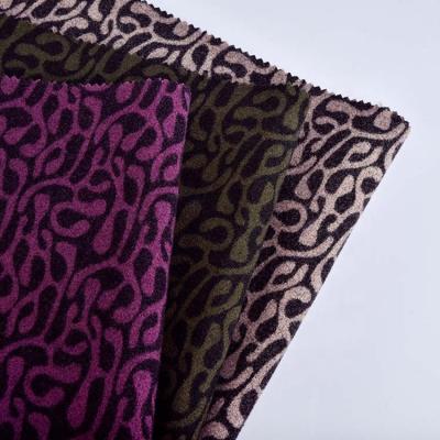 China New Designs Tear-resistant Classic Dyed 100% Polyester 280gsm Knitted Jacquard Brocade Fabric For Jacket for sale