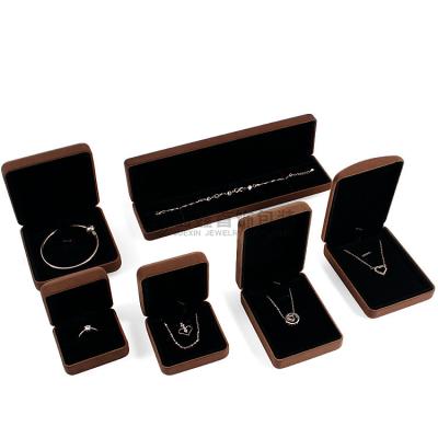 China Wholesale Fashion Various Sizes Cardboard Craft Velvet Jewelry Box Ring Earring Bracelet Box Jewelry for sale